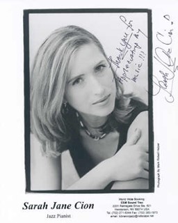 Sarah Jane Cion autograph