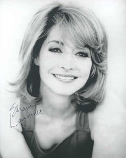 Sharon Lawrence autograph