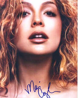 Marisa Coughlan autograph