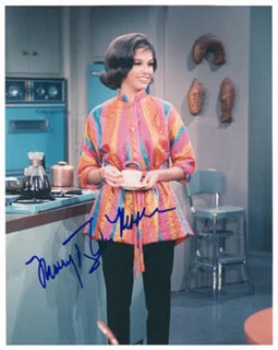 Mary Tyler Moore autograph