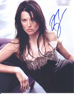 Lucy Lawless autograph