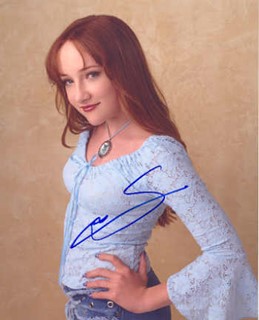 Scarlett Pomers autograph