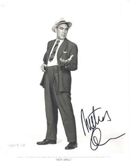 Anthony Quinn autograph