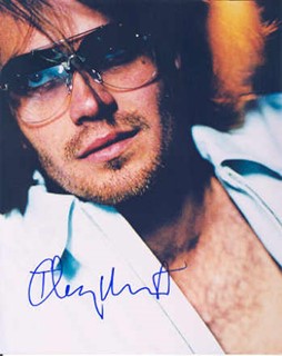 Timothy Olyphant autograph