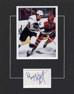 Wayne Gretzky autograph