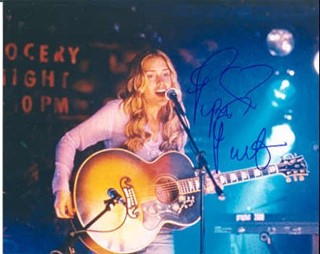 Piper Perabo autograph