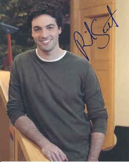 Reid Scott autograph