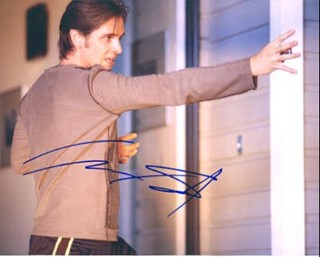 Aaron Stanford autograph