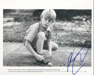 Macaulay Culkin autograph