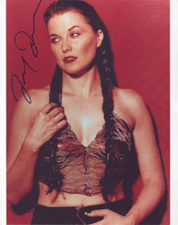 Lucy Lawless autograph
