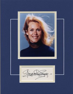 Elizabeth Montgomery autograph