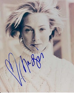 Maggie Rizer autograph