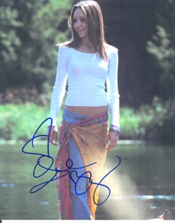 Amanda Bynes autograph