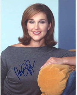 Peri Gilpin autograph