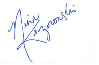 Nina Kaczorowski autograph