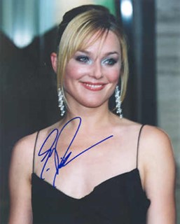 Elisabeth Rohm autograph