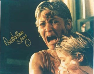 Dee Wallace-Stone autograph