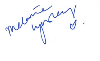 Melanie Lynskey autograph