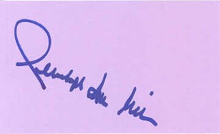 Penelope Ann Miller autograph