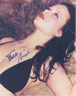 Thora Birch autograph