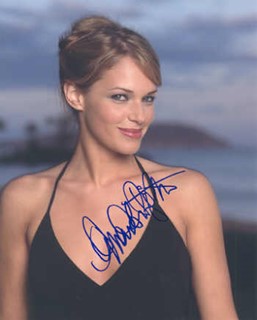 Amanda Righetti autograph