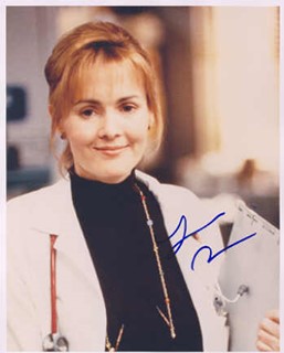 Laura Innes autograph