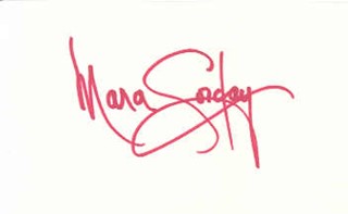 Mara Corday autograph