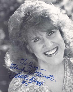 Ruth Buzzi autograph