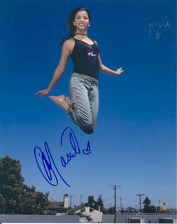 Masiela Lusha autograph