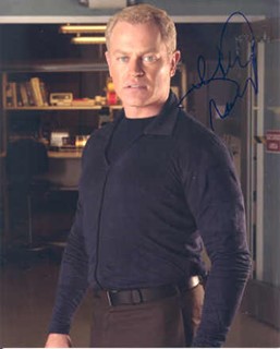 Neal McDonough autograph