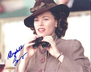 Elizabeth Banks autograph