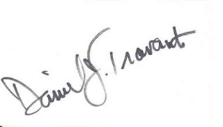 Daniel J. Travanti autograph