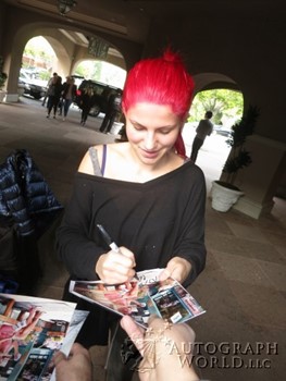 Carly Aquilino autograph