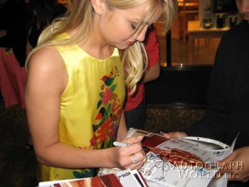 Chelsea Staub autograph