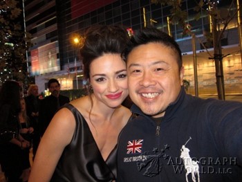 Crystal Reed autograph