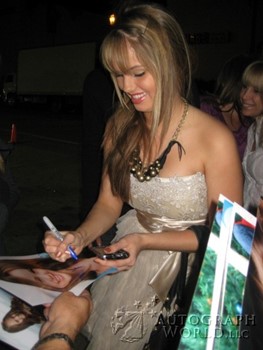 Debby Ryan autograph
