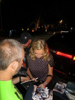 Eliza Taylor autograph