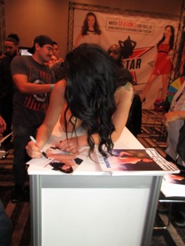Gina Valentina autograph