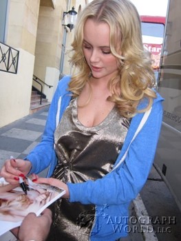 Helena Mattsson autograph