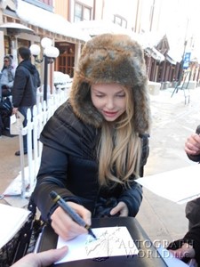 Miko, Izabella signing photo