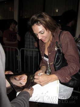 Jill-Michele Melean autograph