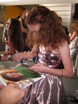 Jordana Beatty autograph