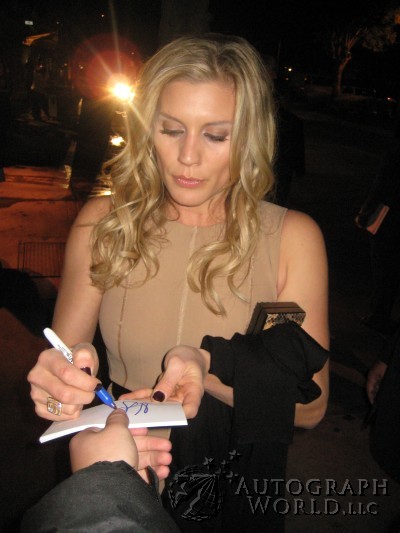 Katee Sackhoff signs for Autograph World on 1 11 2010 at Pasadena Ritz