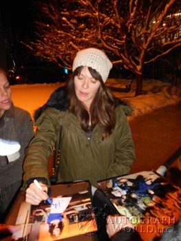 Katie Aselton autograph