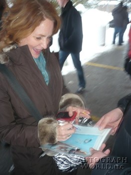 Melissa Leo autograph