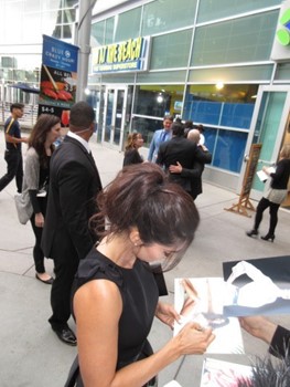 Paola Nunez autograph