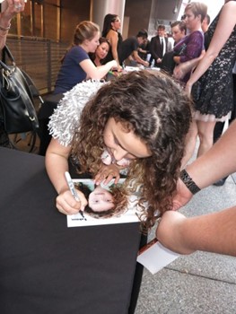 Rebecca Bloom autograph