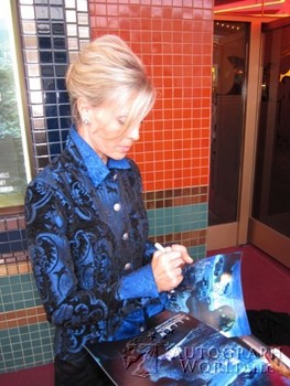 Rochelle Vallese autograph