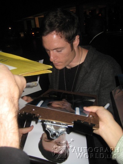 Tahmoh Penikett signs for Autograph World on 11 11 2009 at SLS Hotel