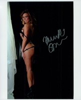 Hannah Standon autograph